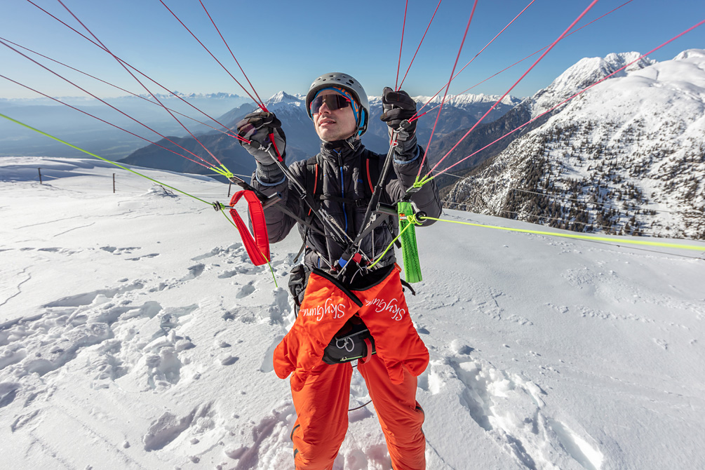 SkyGuru 3 finger gloves photo