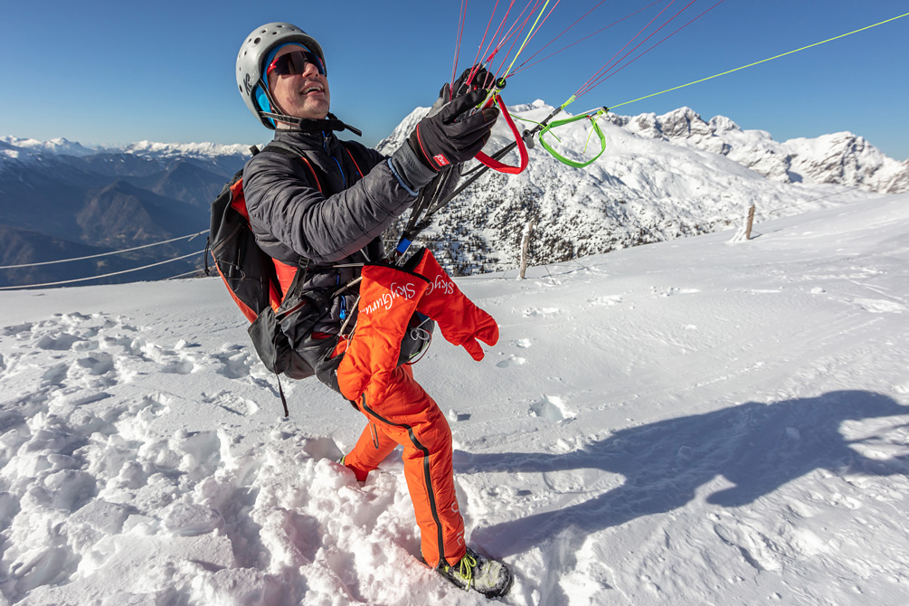 SkyGuru 3 finger gloves photo