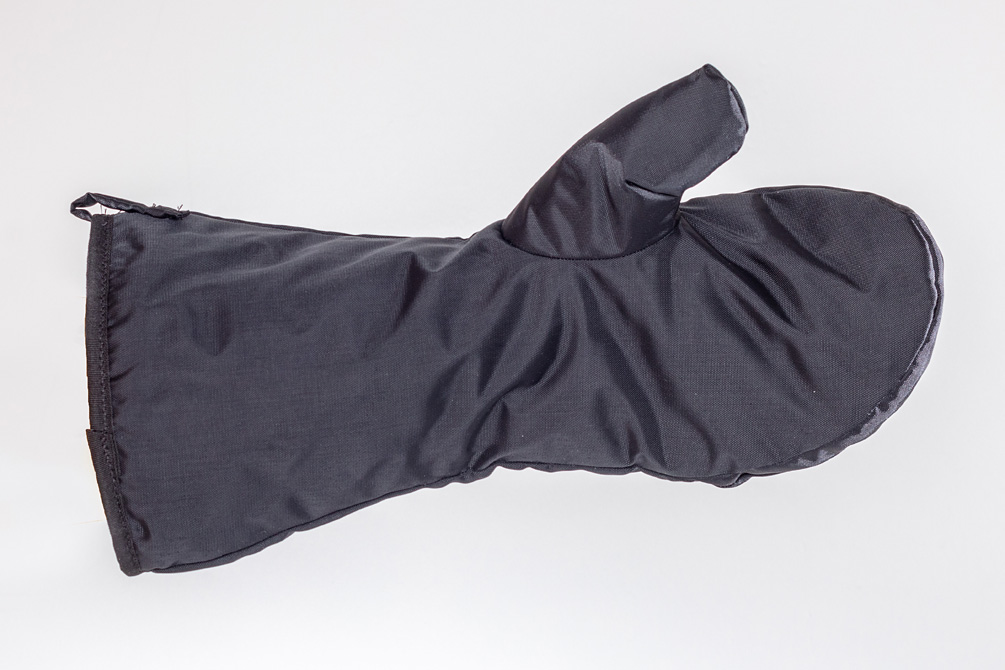 SkyGuru mittens detail